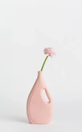 Foekje Fleur Foekje Fleur - porcelain bottle vase - #7 pink Foekje Fleur Foekje Fleur - porcelain bottle vase - #7 pink