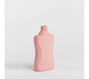 Foekje Fleur Foekje Fleur - porcelain bottle vase - #21 blush Foekje Fleur Foekje Fleur - porcelain bottle vase - #21 blush