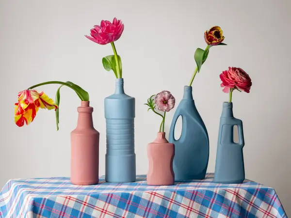 Foekje Fleur Foekje Fleur - porcelain bottle vase - #21 blush Foekje Fleur Foekje Fleur - porcelain bottle vase - #21 blush