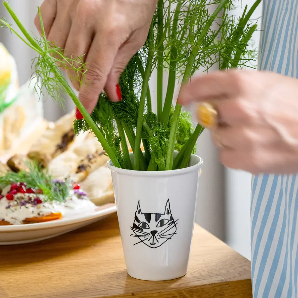 Helen b Helen b - beker - kitty Helen b Helen b - beker - kitty