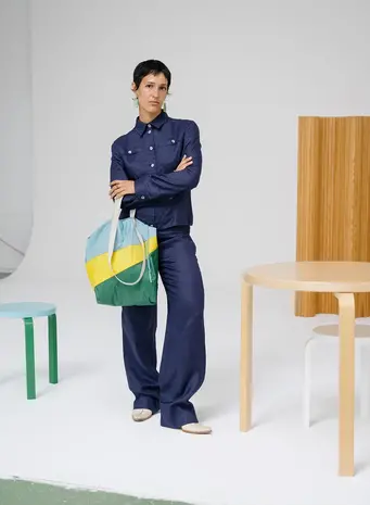 Susan Bijl Susan Bijl - the new trash bag medium - francis & tv yellow & david Susan Bijl Susan Bijl - the new trash bag medium - francis & tv yellow & david