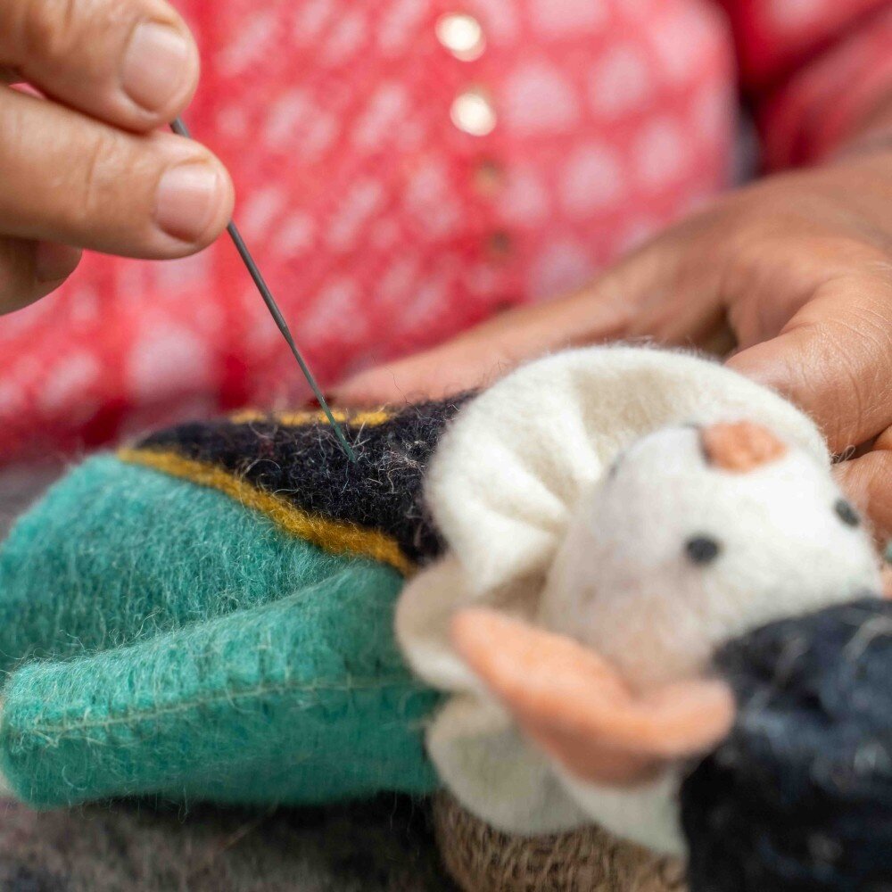 Sjaal met verhaal Sjaal met verhaal - decoratie - pietermuis turquoise Sjaal met verhaal Sjaal met verhaal - decoratie - pietermuis turquoise