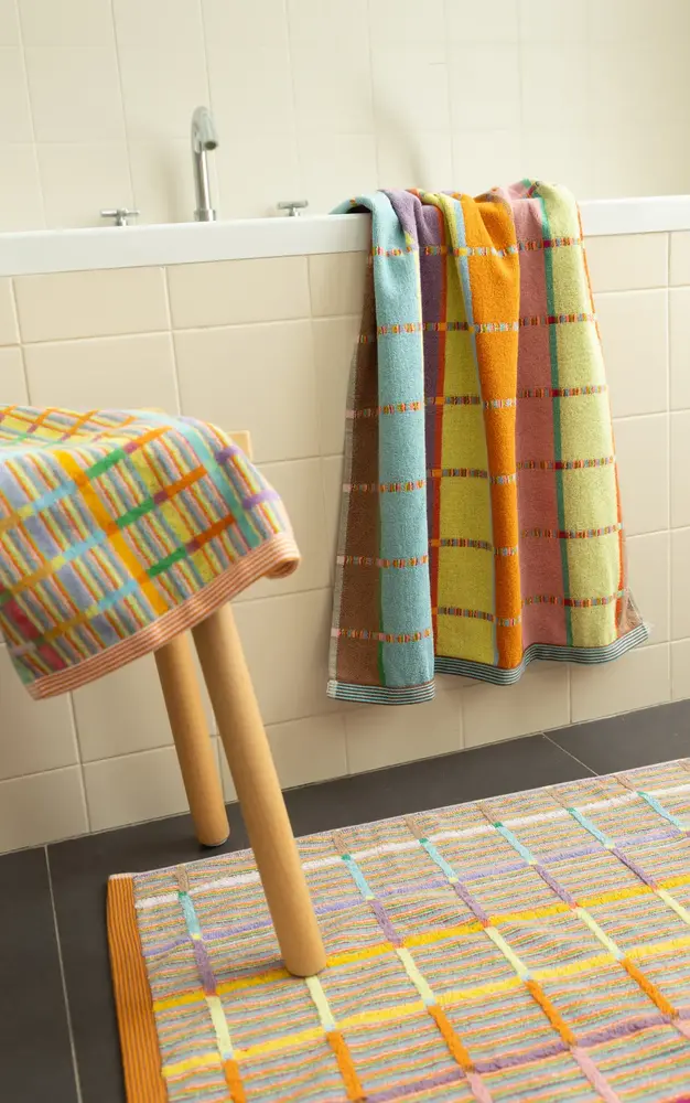 Foekje Fleur Foekje fleur - odds & ends - criss cross badhanddoek #68 Foekje Fleur Foekje fleur - odds & ends - criss cross badhanddoek #68