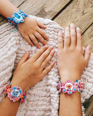 Djeco Djeco - diy armbanden - best friends Djeco Djeco - diy armbanden - best friends