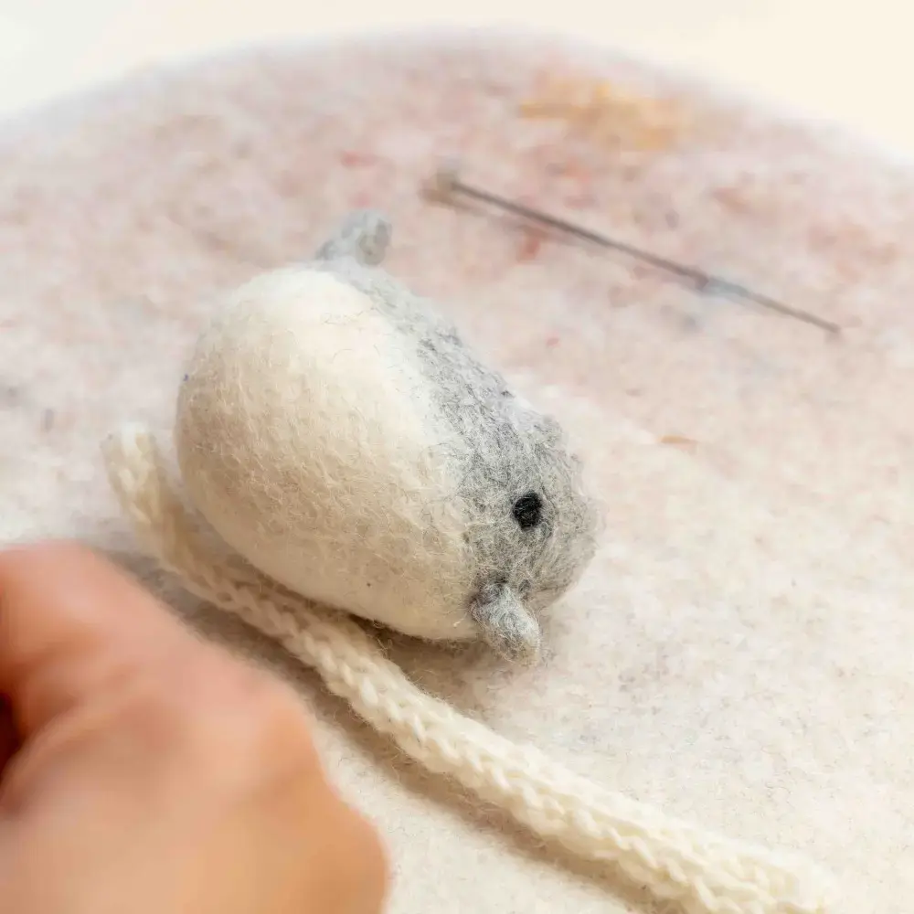 Sjaal met verhaal Sjaal met verhaal - hanger - vogeltje lichtgrijs Sjaal met verhaal Sjaal met verhaal - hanger - vogeltje lichtgrijs