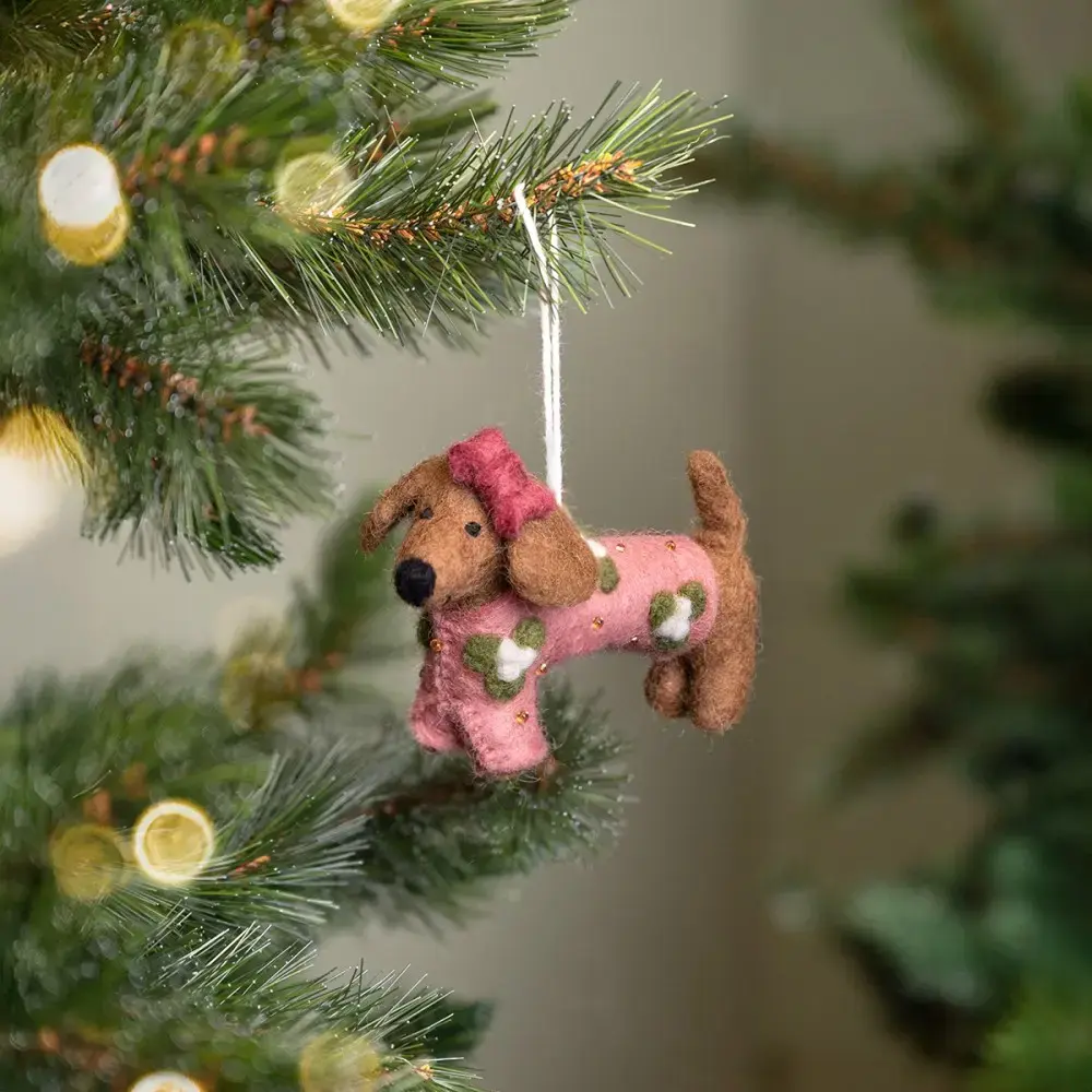 Sjaal met verhaal Sjaal met verhaal - hanger - teckel oudroze Sjaal met verhaal Sjaal met verhaal - hanger - teckel oudroze