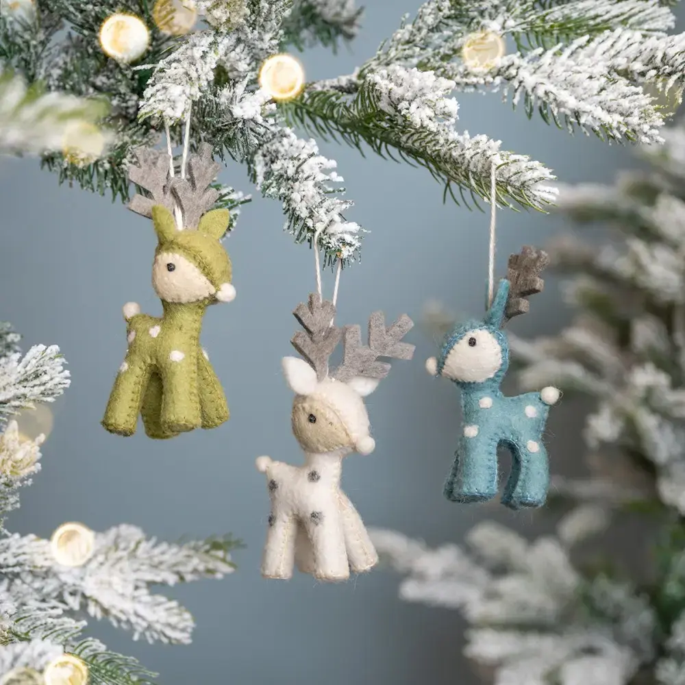 Sjaal met verhaal Sjaal met verhaal - hanger - rendier ijsblauw Sjaal met verhaal Sjaal met verhaal - hanger - rendier ijsblauw