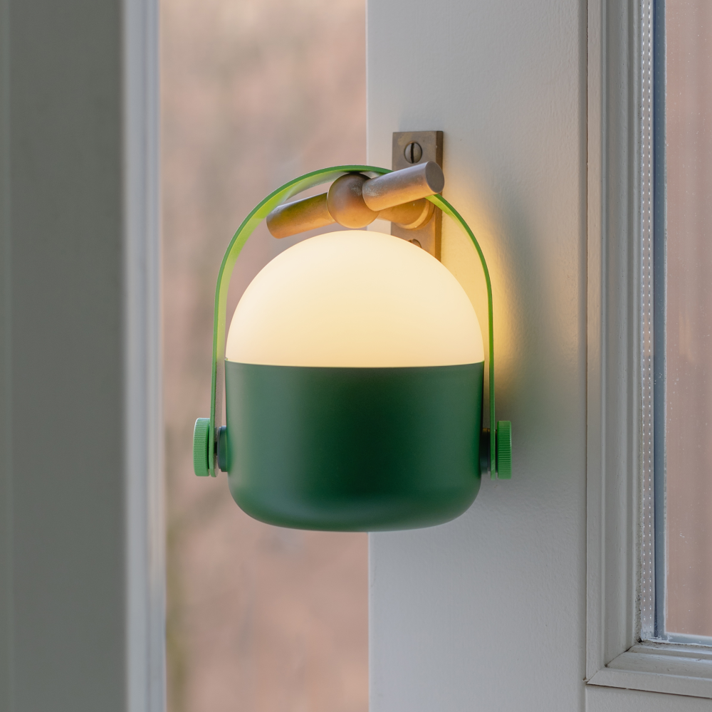 Remember Remember - draagbare LED lamp - ole green Remember Remember - draagbare LED lamp - ole green