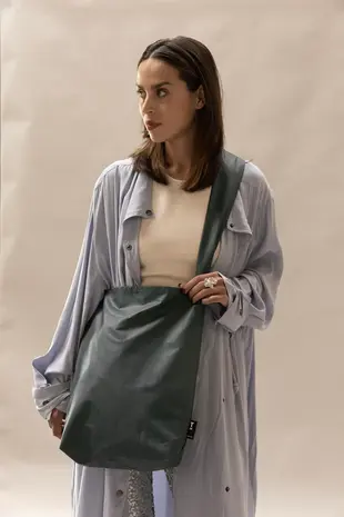 Tinne+Mia Tinne+Mia - feel good bag - dark sea Tinne+Mia Tinne+Mia - feel good bag - dark sea