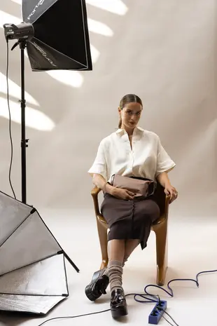 Tinne+Mia Tinne+Mia - cross body feel good baggy - beaver fur Tinne+Mia Tinne+Mia - cross body feel good baggy - beaver fur