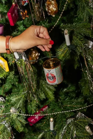 Yup in de boom Yup in de boom - kerstornament - snert brandt & levie Yup in de boom Yup in de boom - kerstornament - snert brandt & levie