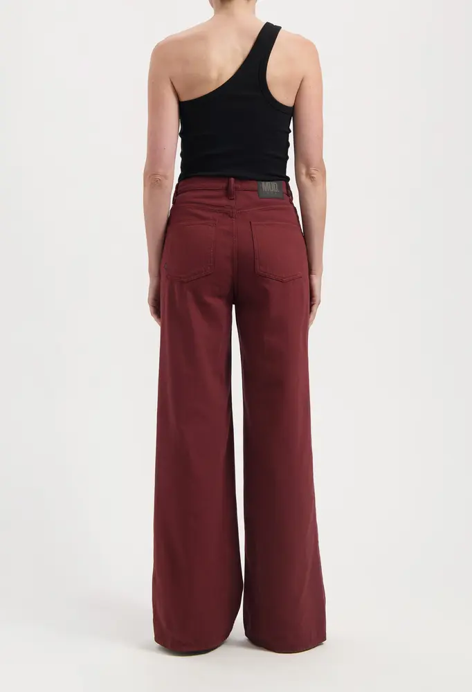 MUD Jeans Mud jeans - sara high loose flow - burgundy MUD Jeans Mud jeans - sara high loose flow - burgundy