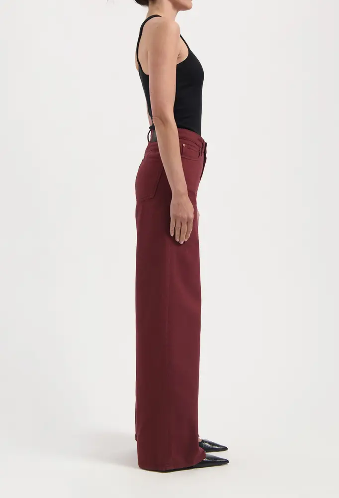 MUD Jeans Mud jeans - sara high loose flow - burgundy MUD Jeans Mud jeans - sara high loose flow - burgundy