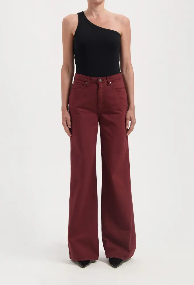 MUD Jeans Mud jeans - sara high loose flow - burgundy MUD Jeans Mud jeans - sara high loose flow - burgundy