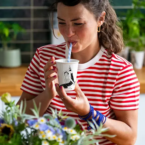 Helen b Helen b - beker - my vibes