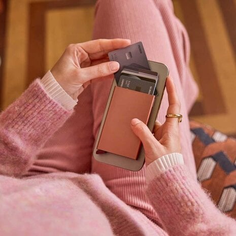 Secrid Secrid - cardprotector (magsafe) - black