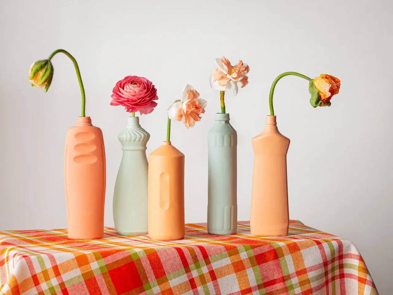 Foekje Fleur Foekje Fleur - porcelain bottle vase - #23 salmon