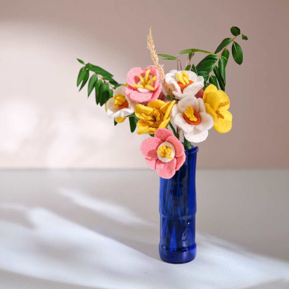 Aveva Design Aveva design - bloem vilt - daffodil raspberry Aveva Design Aveva design - bloem vilt - daffodil raspberry