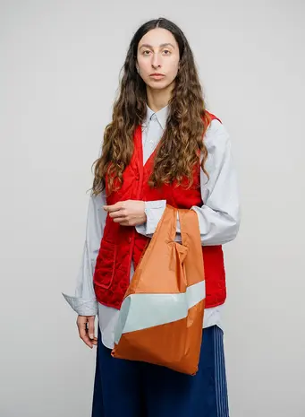 Susan Bijl Susan Bijl - the new shopping bag medium - cinnamon & surf spray