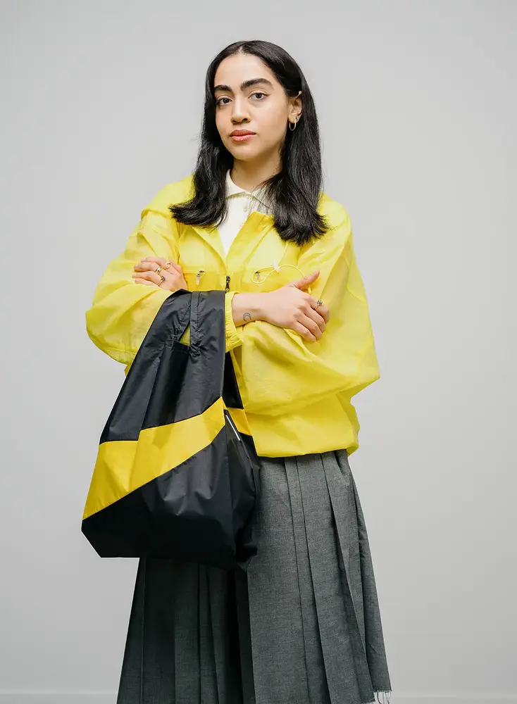 Susan Bijl Susan Bijl - the new shopping bag medium - black & sunflower