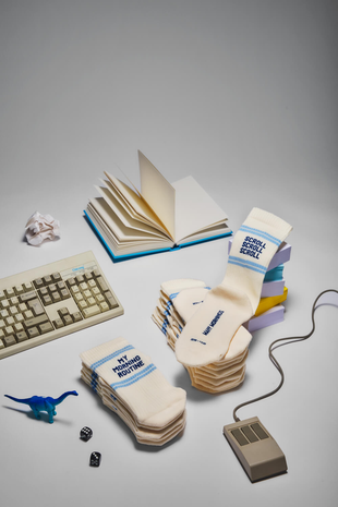 Many mornings Many mornings - sportsokken - scroll routine