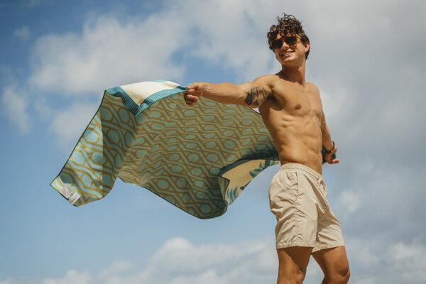 Buvanha Buvanha - reishanddoek (200 x 90 cm) - sydney