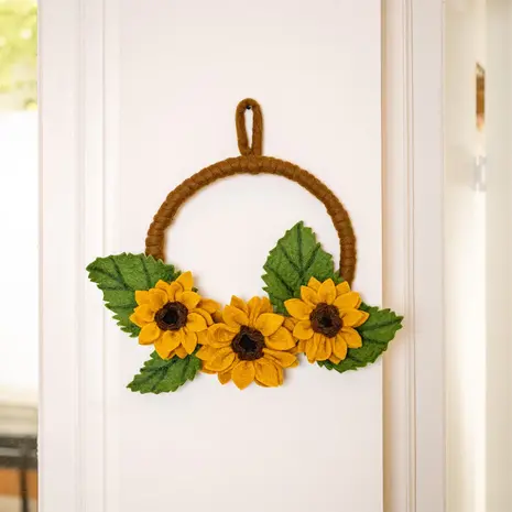 Sjaal met verhaal Sjaal met verhaal - krans - zonnebloem XL Sjaal met verhaal Sjaal met verhaal - krans - zonnebloem XL