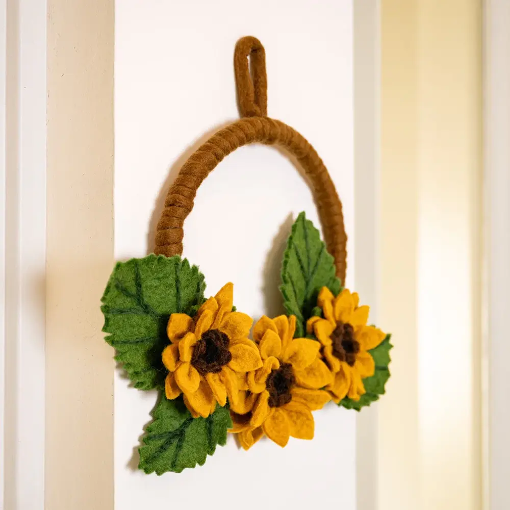 Sjaal met verhaal Sjaal met verhaal - krans - zonnebloem XL Sjaal met verhaal Sjaal met verhaal - krans - zonnebloem XL