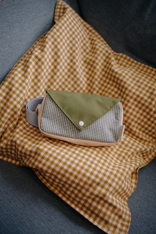 Sticky Lemon Sticky Lemon - fanny pack small - lemon tree - tickling grass