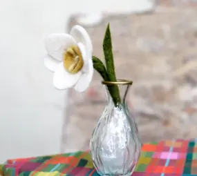 Vilt boeket Vilten boeket - narcis in vaasje