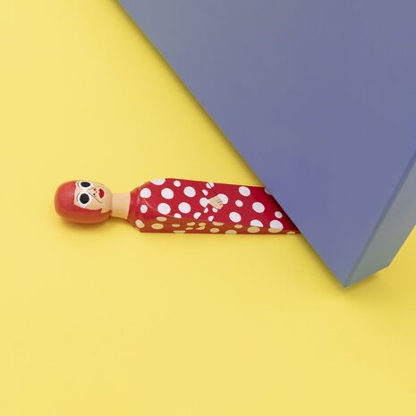 Wedgie Wedgie - deurstopper - yayoy (red polka dot) Wedgie Wedgie - deurstopper - yayoy (red polka dot)