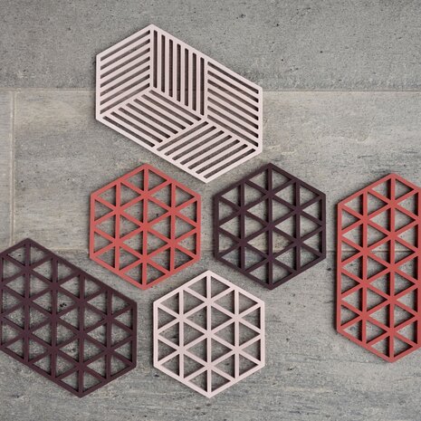 Zone Denmark Zone - panonderzetter hexagon lang (24x14cm) - rose Zone Denmark Zone - panonderzetter hexagon lang (24x14cm) - rose