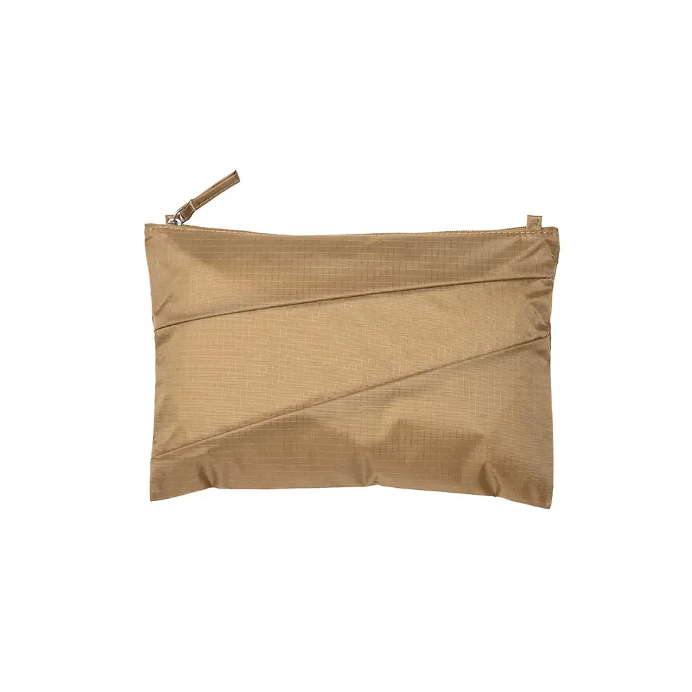 Susan Bijl Susan Bijl - the new pouch medium - mono camel