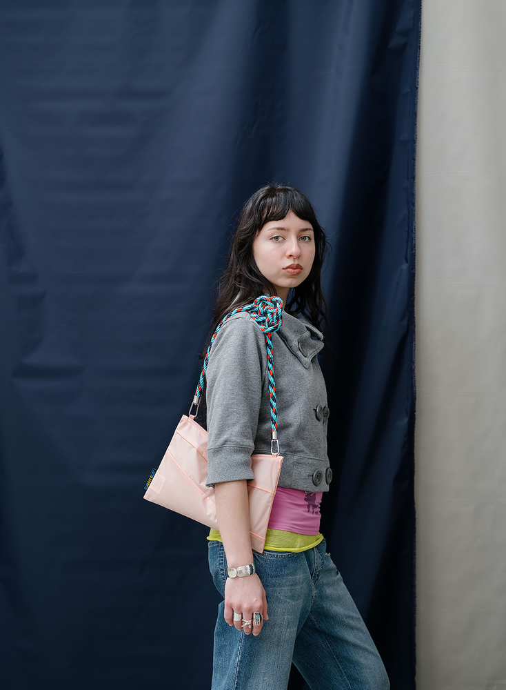 Susan Bijl Susan Bijl - the new pouch medium - mono tone Susan Bijl Susan Bijl - the new pouch medium - mono tone