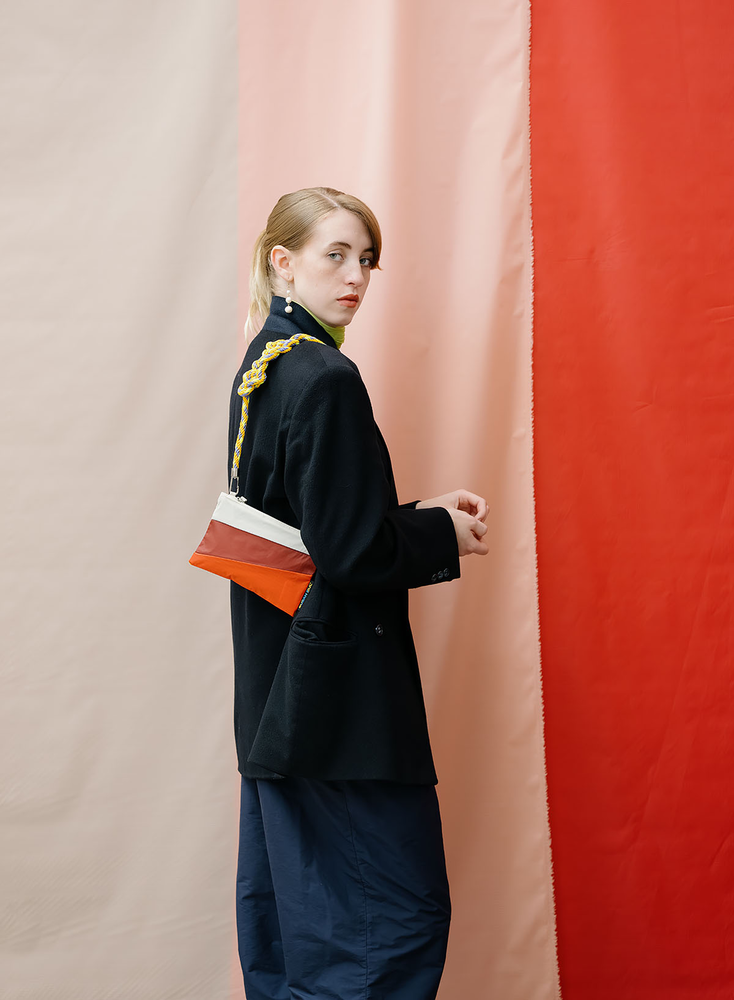 Susan Bijl Susan Bijl - the new pouch small - multi oxyde Susan Bijl Susan Bijl - the new pouch small - multi oxyde
