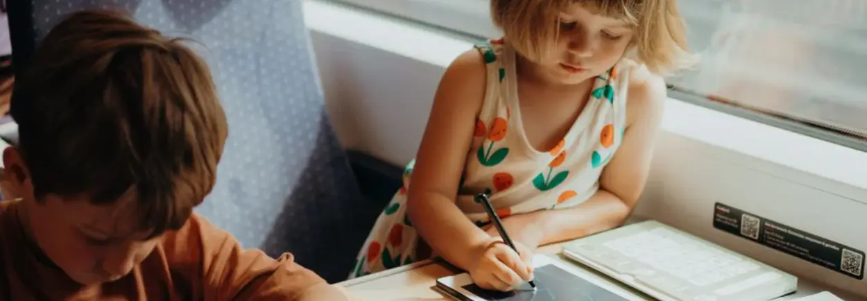 Op vakantie met kinderen? Dit speelgoed maakt de reis een stuk leuker Op vakantie met kinderen? Dit speelgoed maakt de reis een stuk leuker