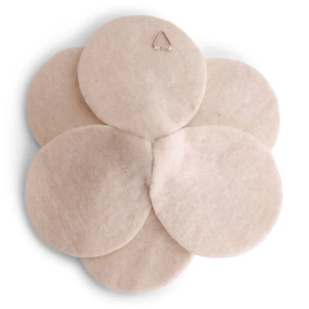 Gry & Sif Gry & sif - muurdecoratie french anemone - white Gry & Sif Gry & sif - muurdecoratie french anemone - white