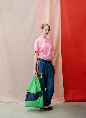 Susan Bijl Susan Bijl - the new shopping bag large - greenscreen & sailor Susan Bijl Susan Bijl - the new shopping bag large - greenscreen & sailor