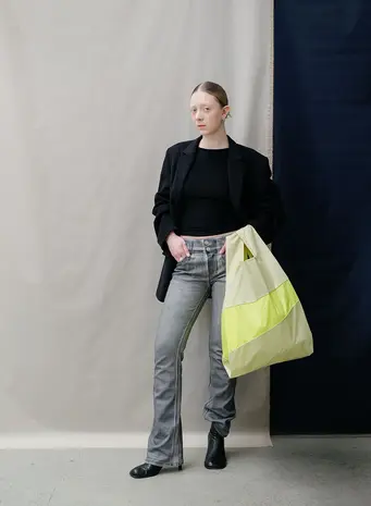 Susan Bijl Susan Bijl - the new shopping bag large - joy & fluo yellow Susan Bijl Susan Bijl - the new shopping bag large - joy & fluo yellow