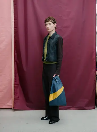 Susan Bijl Susan Bijl - the new shopping bag medium - tornado & calendula Susan Bijl Susan Bijl - the new shopping bag medium - tornado & calendula