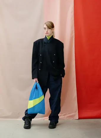 Susan Bijl Susan Bijl - the new shopping bag medium - wave & fluo yellow Susan Bijl Susan Bijl - the new shopping bag medium - wave & fluo yellow