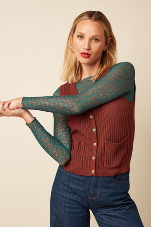 King Louie King Louie - button v spencer match knit - spicy brown King Louie King Louie - button v spencer match knit - spicy brown