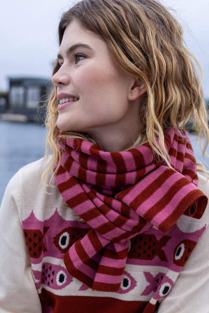 Danefae Danefae - danebundle-up merino wool scarf - chili/berry compote