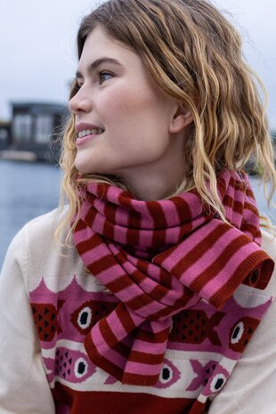 Danefae Danefae - danebundle-up merino wool scarf - chili/berry compote