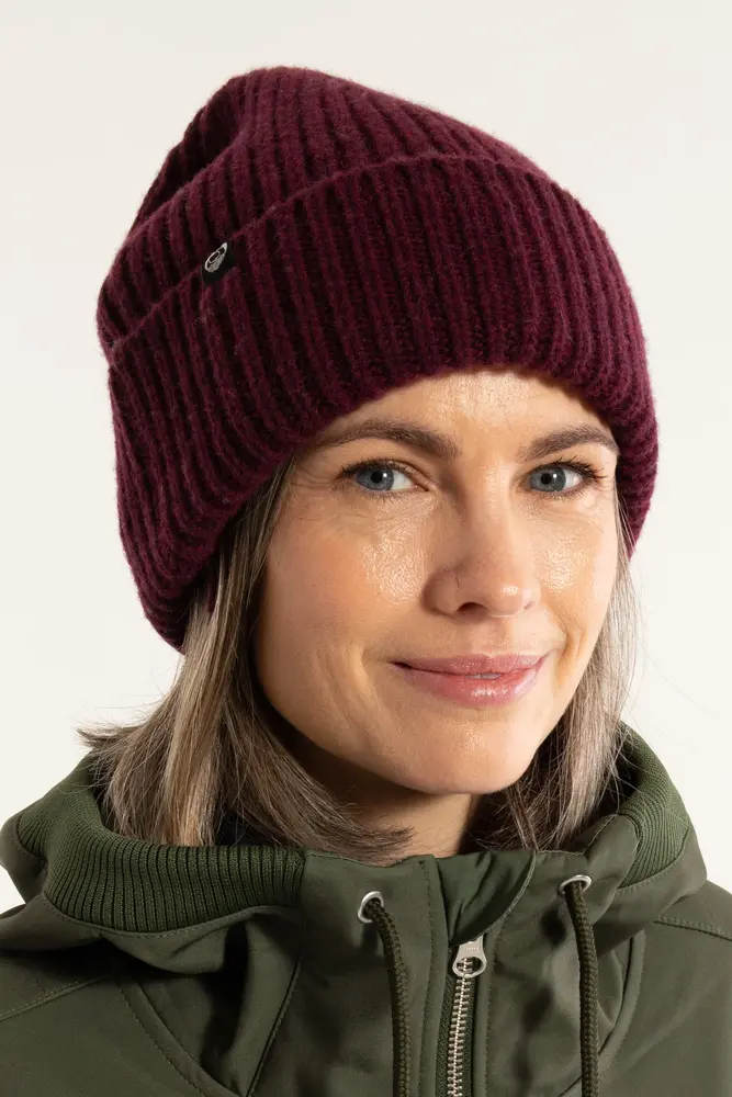 Danefae Danefae - danewarm thoughts merino beanie - dark bordeaux Danefae Danefae - danewarm thoughts merino beanie - dark bordeaux