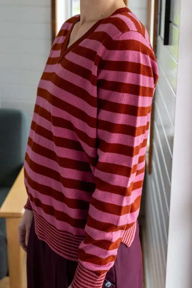 Danefae Danefae - danenote merino wool sweater - berry compote/chili
