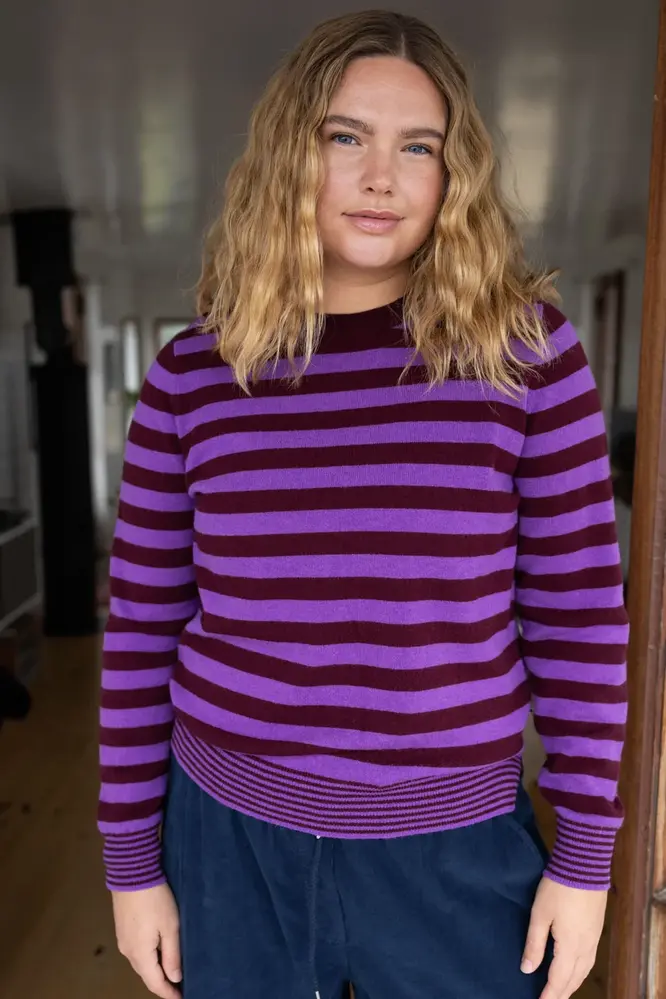 Danefae Danefae - daneletter merino wool sweater - purple/dark wine Danefae Danefae - daneletter merino wool sweater - purple/dark wine