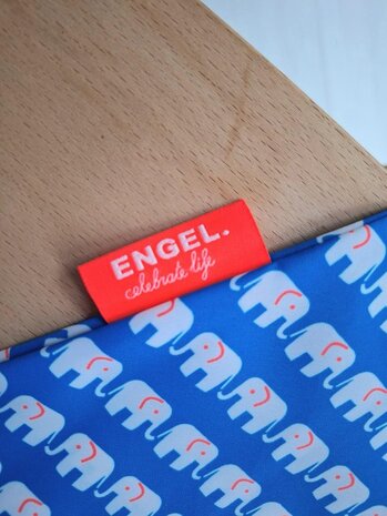 Engel. Engel - stoffen vlaggetjes medium - anniversary (limited edition) Engel. Engel - stoffen vlaggetjes medium - anniversary (limited edition)
