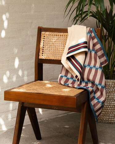 Return to sender Return to sender - handdoek - ana soft beige