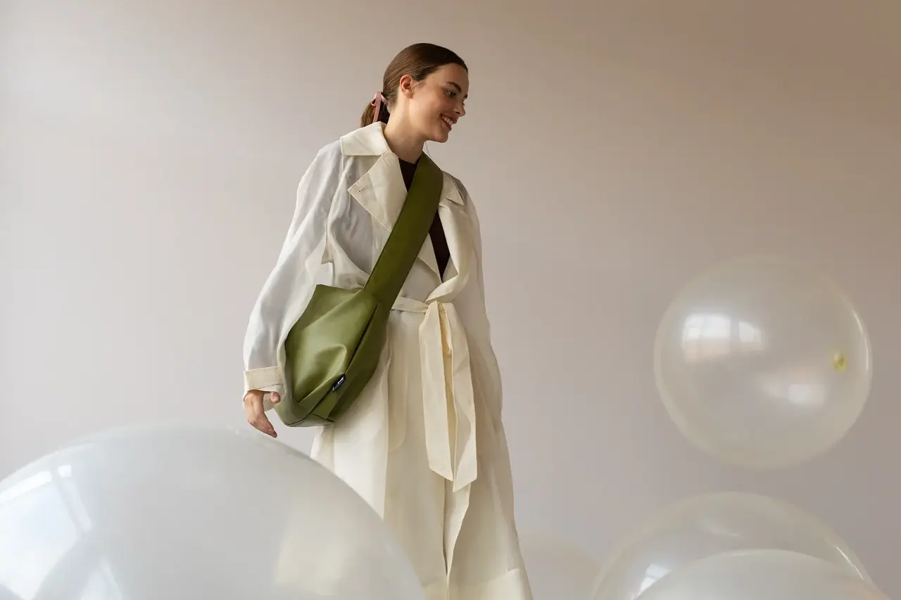 Tinne+Mia Tinne+Mia - lot bold cross body bag - peat moss Tinne+Mia Tinne+Mia - lot bold cross body bag - peat moss